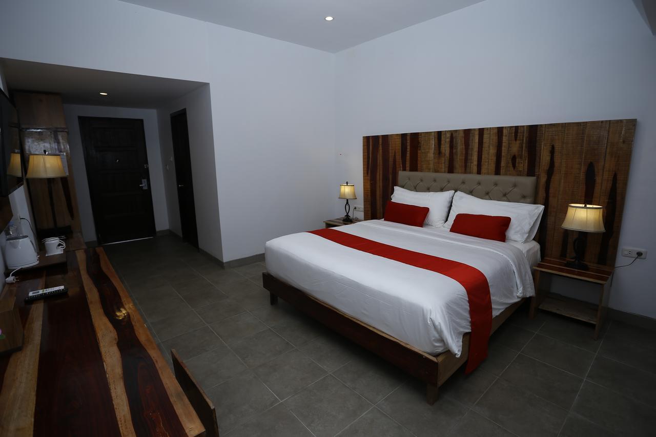 Kahyangan Resort Singkawang Exteriör bild