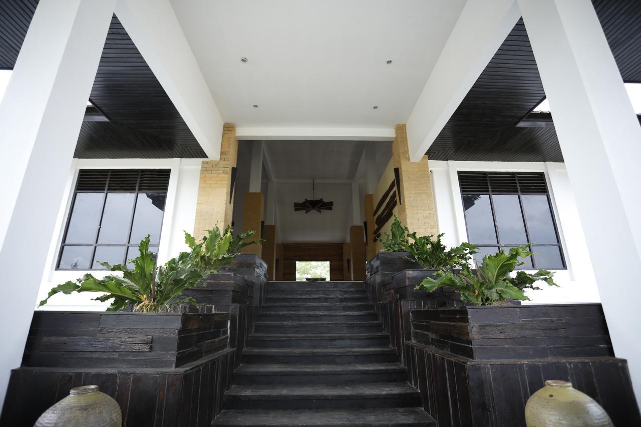 Kahyangan Resort Singkawang Exteriör bild