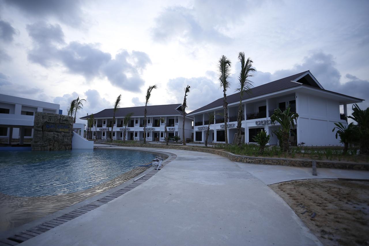 Kahyangan Resort Singkawang Exteriör bild